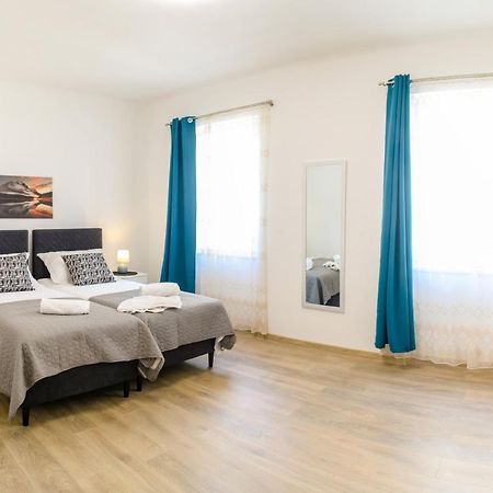 Tonka'S Beautiful Apartment In City Centre Split Exterior photo