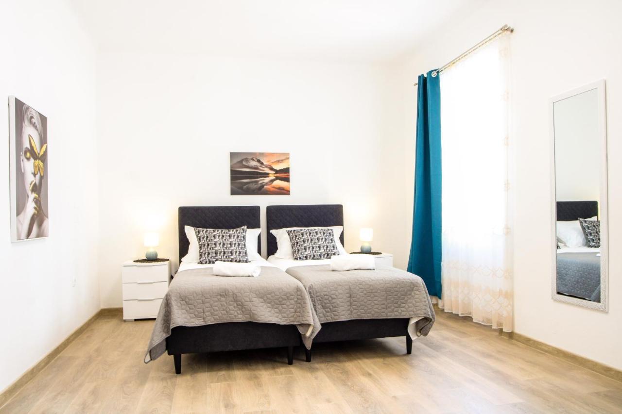 Tonka'S Beautiful Apartment In City Centre Split Exterior photo